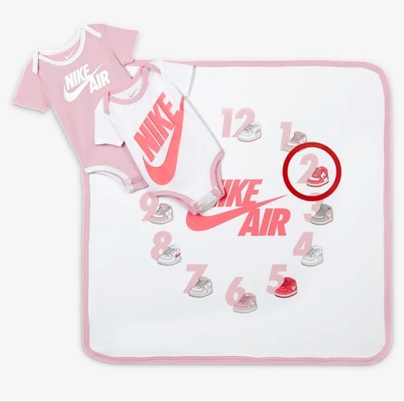 Nike Baby Girl Newborn Infant Monthly Milestone Box Set Blanket Onesie - Picture 1 of 5